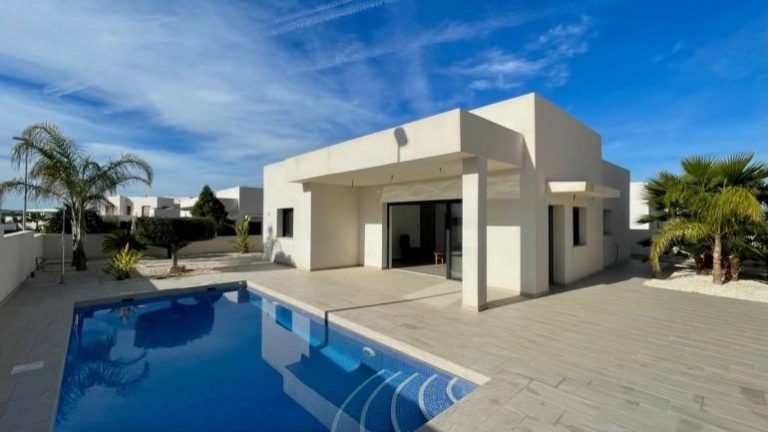Nowoczesne, nowo wybudowane wille na sprzedaż w Rafal: Costa Blanca – stylowe i komfortowe życie