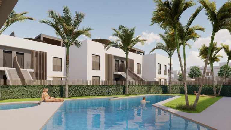 Nowe apartamenty i bungalowy na sprzedaż w Pilar de la Horadada w pobliżu plaży