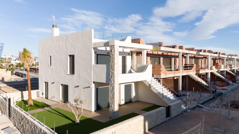 Bungalowy nowej konstrukcji w Pilar de la Horadada