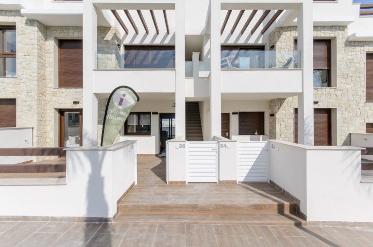 NOWY BUDYNEK MIESZKALNY Z APARTAMENTAMI TYPU BUNGALOW W LOS BALCONES, TORREVIEJA
